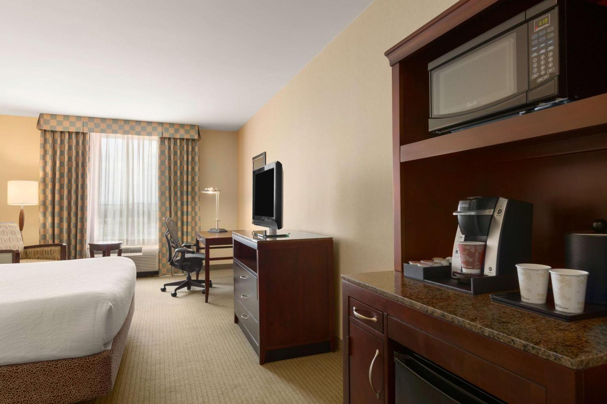 Hilton Garden Inn Dulles North Ashburn Exterior photo