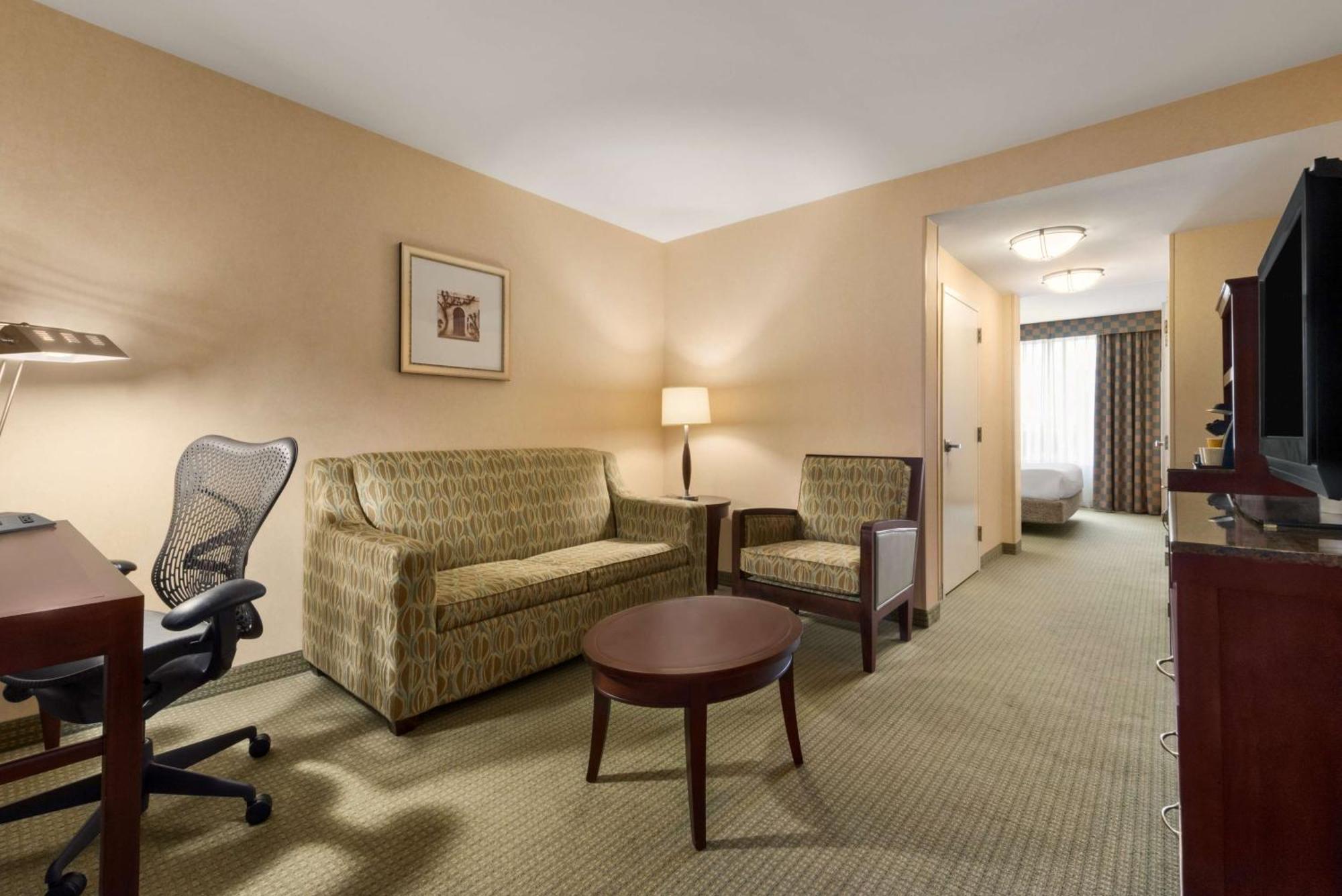 Hilton Garden Inn Dulles North Ashburn Exterior photo