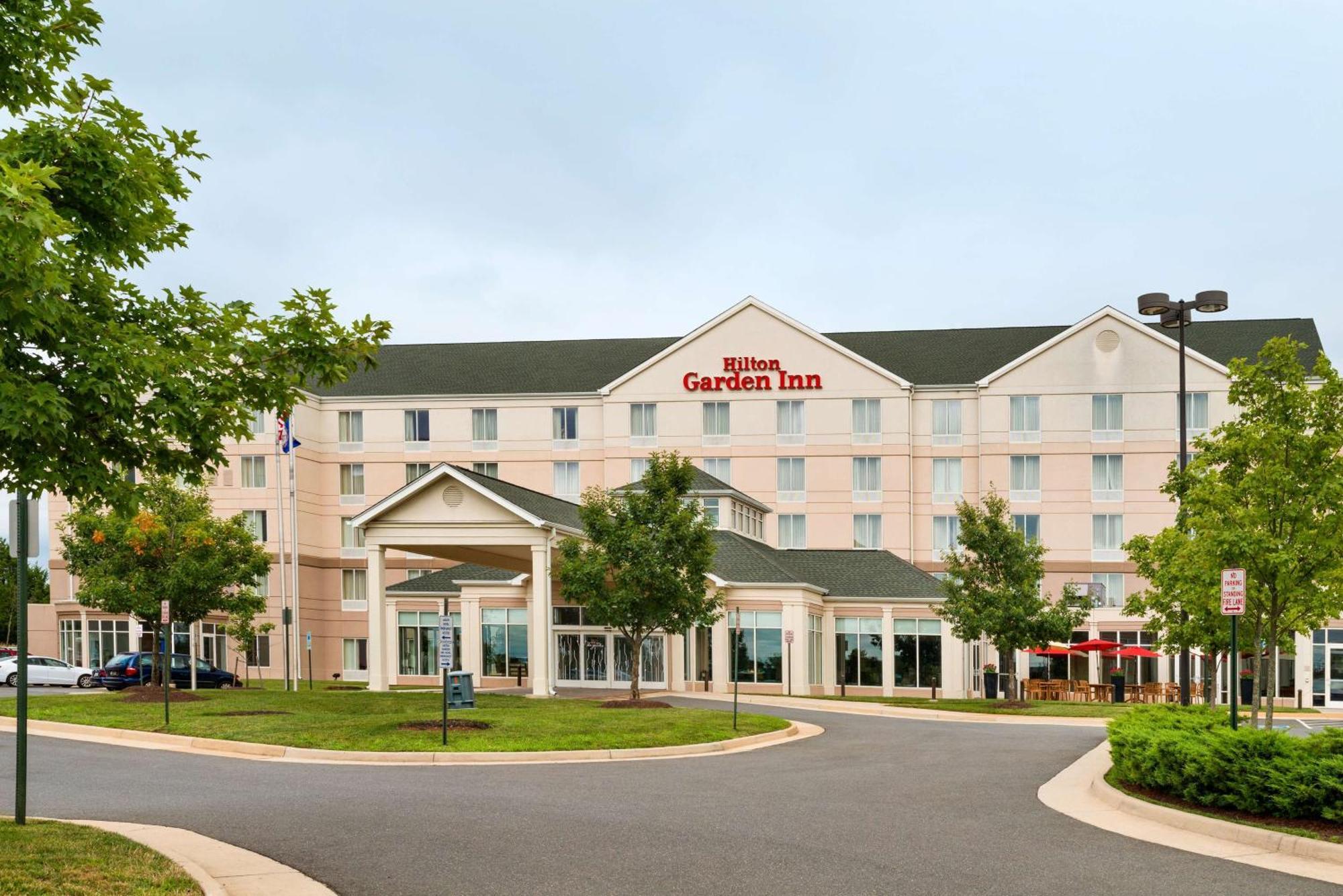 Hilton Garden Inn Dulles North Ashburn Exterior photo