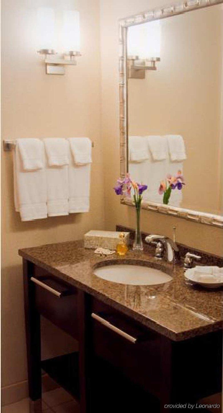Hilton Garden Inn Dulles North Ashburn Room photo